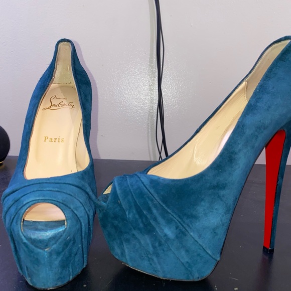 Louboutin Suede Daffodil Peep Toe Platform Pump - Picture 8 of 8
